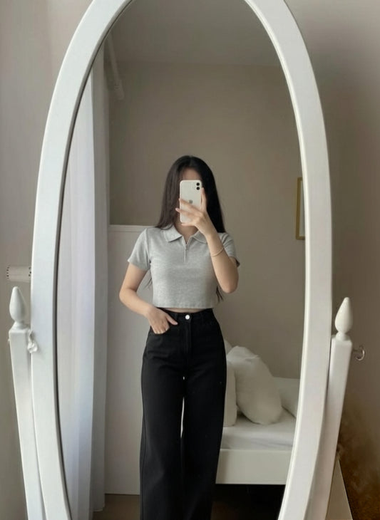 Chic Cropped Gray Polo T-Shirt and High-Waist Black Wide Leg Denim Pants Set
